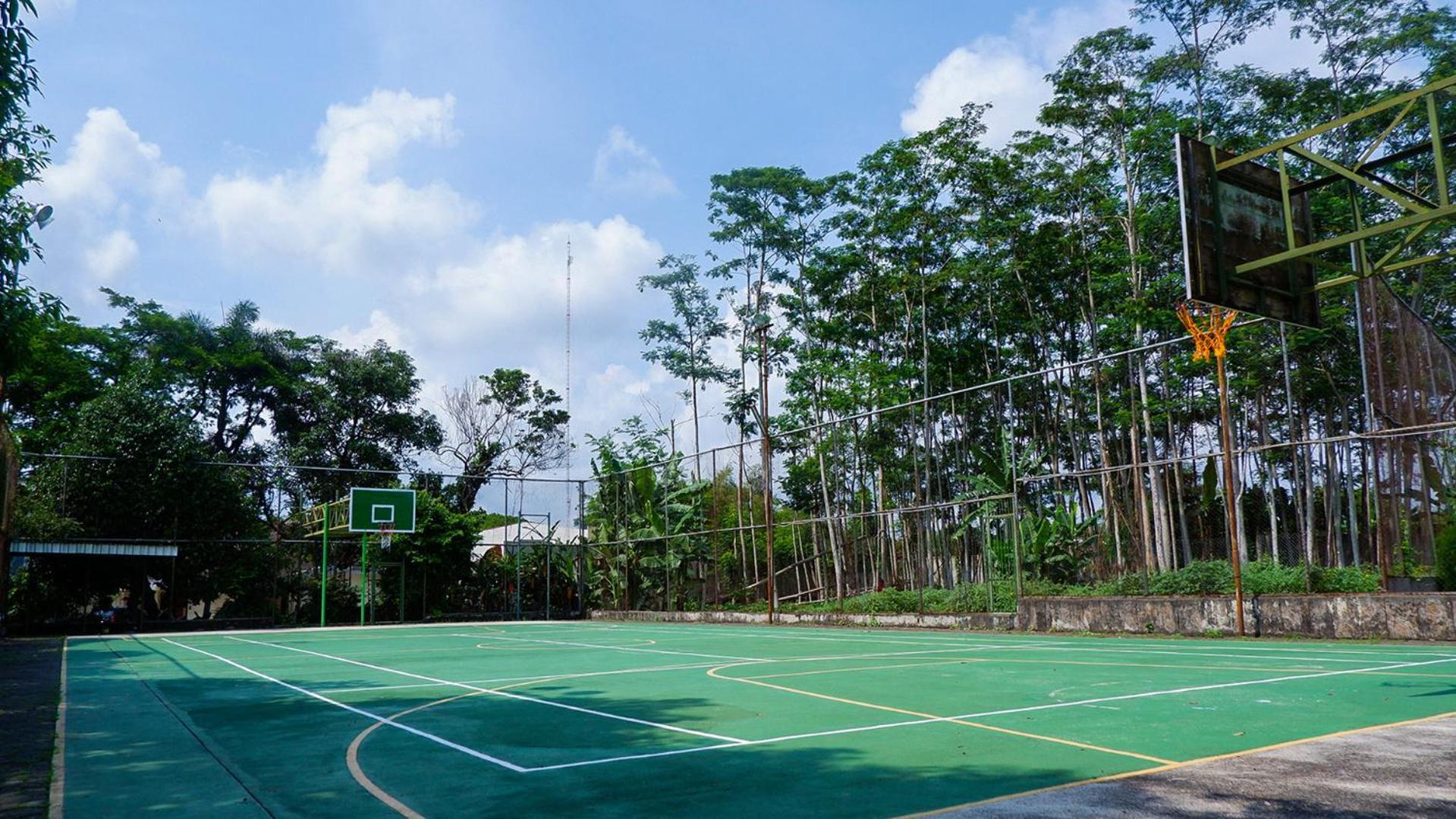 Front One Resort Magelang Buitenkant foto