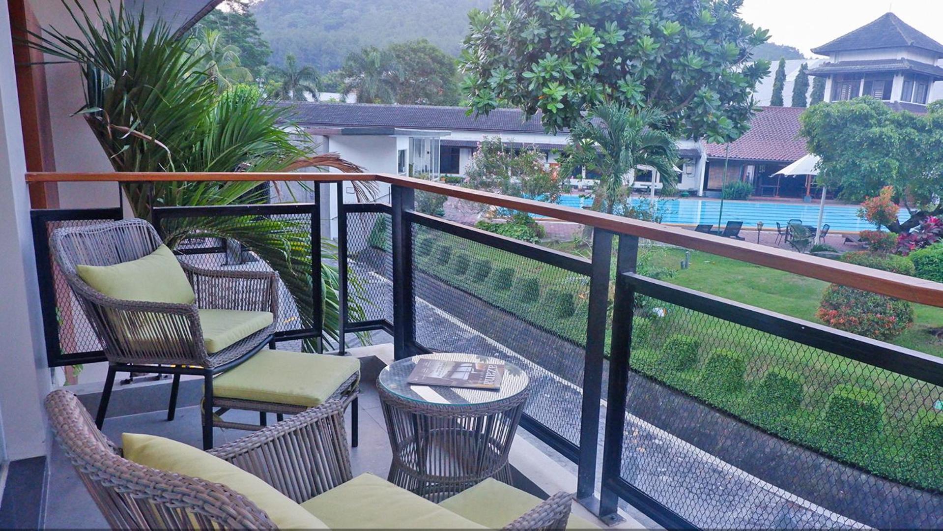 Front One Resort Magelang Buitenkant foto